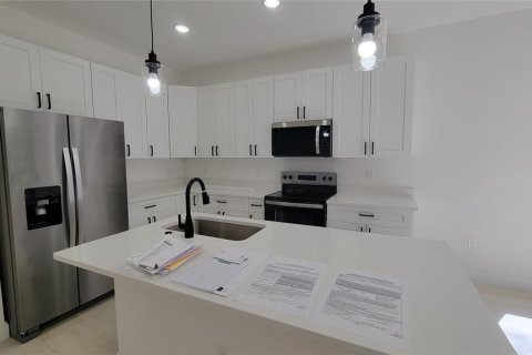 Casa en venta en North Port, Florida, 3 dormitorios, 152.82 m2 № 2211191 - foto 4