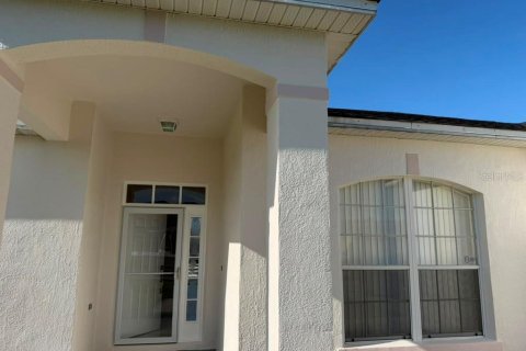 Снять в аренду виллу или дом в Киссимми, Флорида 4 спальни, 167.22м2, № 2167178 - фото 2