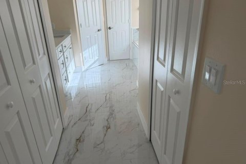 Снять в аренду виллу или дом в Киссимми, Флорида 4 спальни, 167.22м2, № 2167178 - фото 21