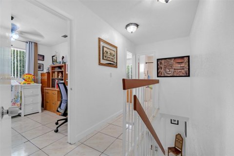 Townhouse in Sweetwater, Florida 3 bedrooms, 137.87 sq.m. № 1762796 - photo 26