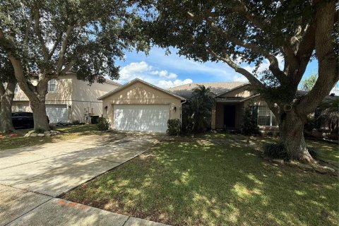 House in Clermont, Florida 4 bedrooms, 196.86 sq.m. № 2393838