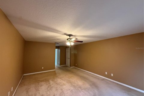 House in Clermont, Florida 4 bedrooms, 196.86 sq.m. № 2393838 - photo 16