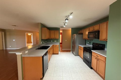 House in Clermont, Florida 4 bedrooms, 196.86 sq.m. № 2393838 - photo 4