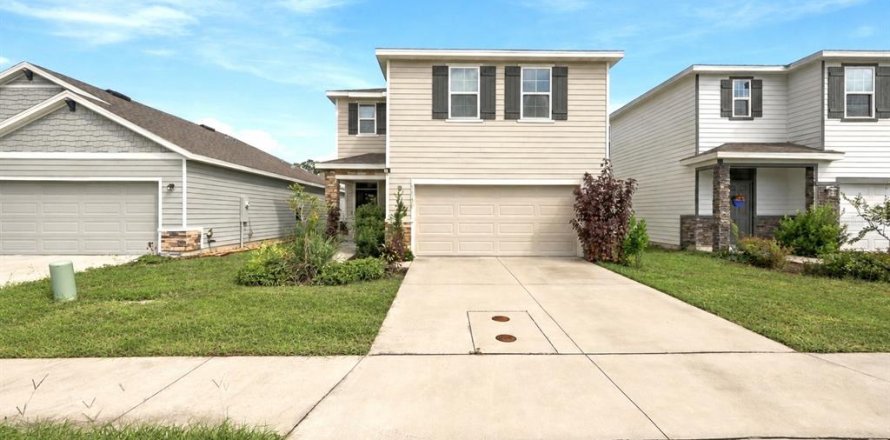House in Gainesville, Florida 4 bedrooms, 203.46 sq.m. № 2379709