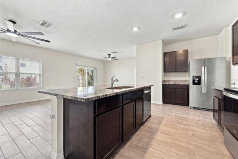 House in Gainesville, Florida 4 bedrooms, 203.46 sq.m. № 2379709 - photo 4
