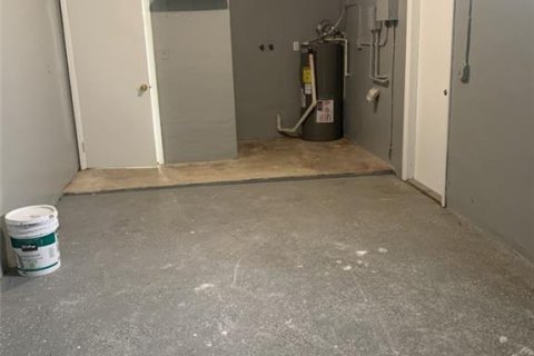 Villa ou maison à louer à Lauderdale Lakes, Floride: 4 chambres, 181.81 m2 № 1210325 - photo 1