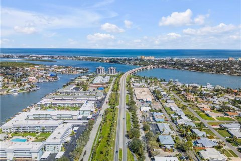 Condo in New Smyrna Beach, Florida, 2 bedrooms  № 1722791 - photo 2