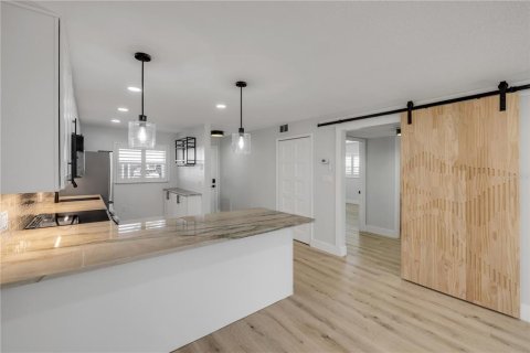 Condo in New Smyrna Beach, Florida, 2 bedrooms  № 1722791 - photo 6
