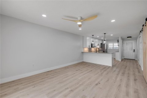 Condo in New Smyrna Beach, Florida, 2 bedrooms  № 1722791 - photo 17