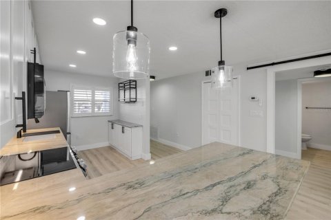 Condo in New Smyrna Beach, Florida, 2 bedrooms  № 1722791 - photo 7