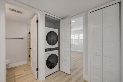 Condo in New Smyrna Beach, Florida, 2 bedrooms  № 1722791 - photo 18