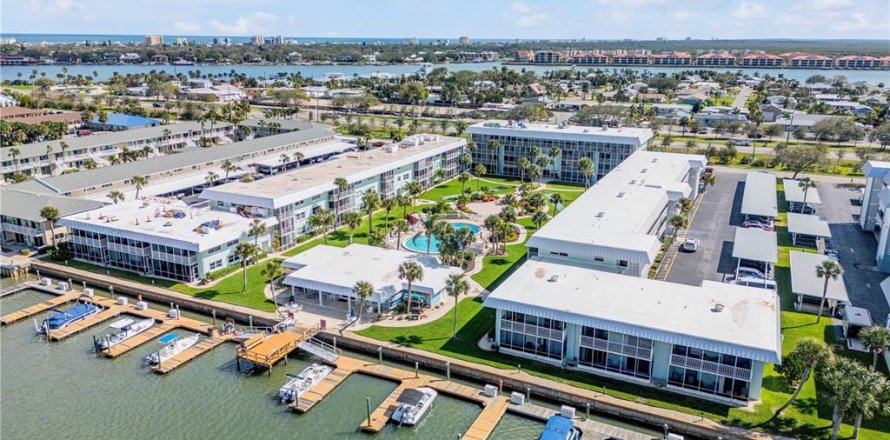 Condo in New Smyrna Beach, Florida, 2 bedrooms № 1722791