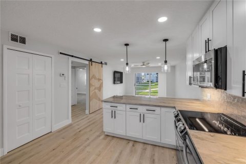 Condo in New Smyrna Beach, Florida, 2 bedrooms  № 1722791 - photo 13