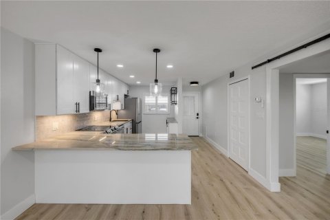 Condo in New Smyrna Beach, Florida, 2 bedrooms  № 1722791 - photo 5