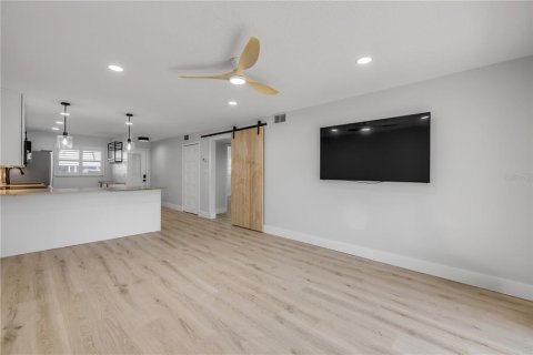 Condo in New Smyrna Beach, Florida, 2 bedrooms  № 1722791 - photo 16