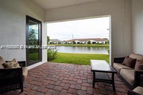 House in Parkland, Florida 3 bedrooms, 160.16 sq.m. № 1794146 - photo 30