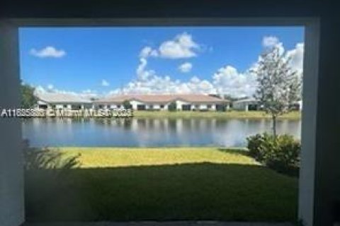 House in Parkland, Florida 3 bedrooms, 160.16 sq.m. № 1794146 - photo 4