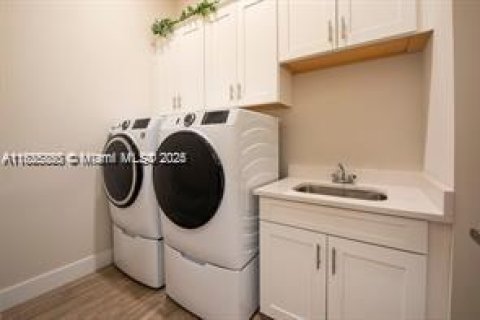 House in Parkland, Florida 3 bedrooms, 160.16 sq.m. № 1794146 - photo 29
