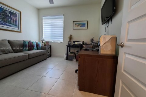 Copropriété à louer à Doral, Floride: 3 chambres, 104.42 m2 № 2084320 - photo 12