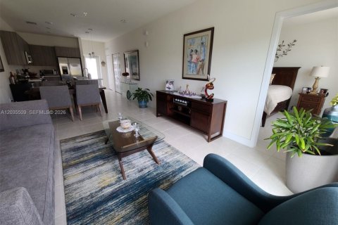 Condo à Doral, Floride, 3 chambres  № 2084320