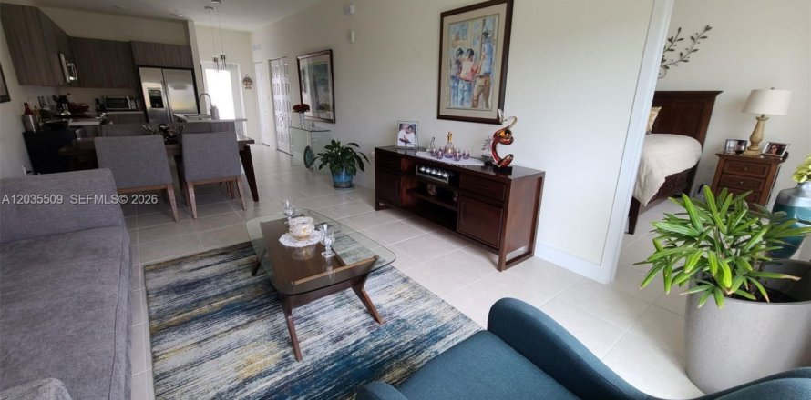 Condo à Doral, Floride, 3 chambres  № 2084320