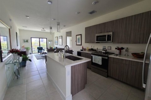 Copropriété à louer à Doral, Floride: 3 chambres, 104.42 m2 № 2084320 - photo 5