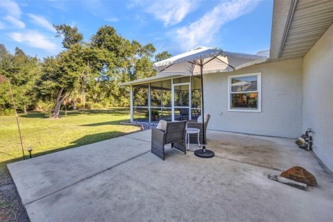 House in Punta Gorda, Florida 2 bedrooms, 125.42 sq.m. № 1885673 - photo 5
