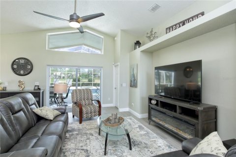 Villa ou maison à vendre à Haines City, Floride: 3 chambres, 131.46 m2 № 1733333 - photo 4