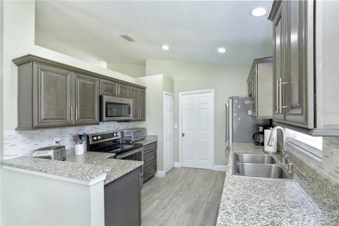 Villa ou maison à vendre à Haines City, Floride: 3 chambres, 131.46 m2 № 1733333 - photo 9