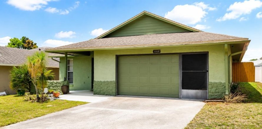 Villa ou maison à Winter Springs, Floride 3 chambres, 115.01 m2 № 2285538