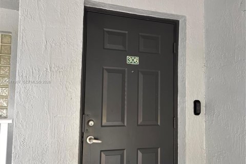 Купить кондоминиум в Пемброк-Пайнс, Флорида 2 спальни, 92.9м2, № 2003974 - фото 5