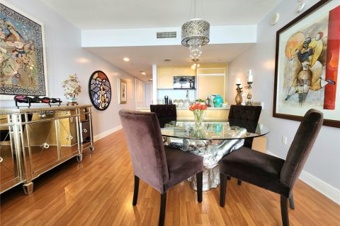 Copropriété à vendre à Hallandale Beach, Floride: 2 chambres, 100.89 m2 № 2027383 - photo 17