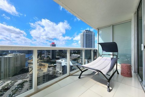 Copropriété à vendre à Hallandale Beach, Floride: 2 chambres, 100.89 m2 № 2027383 - photo 10