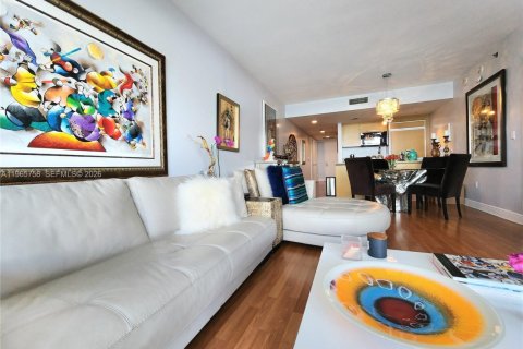 Copropriété à vendre à Hallandale Beach, Floride: 2 chambres, 100.89 m2 № 2027383 - photo 15