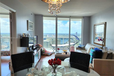 Copropriété à vendre à Hallandale Beach, Floride: 2 chambres, 100.89 m2 № 2027383 - photo 21