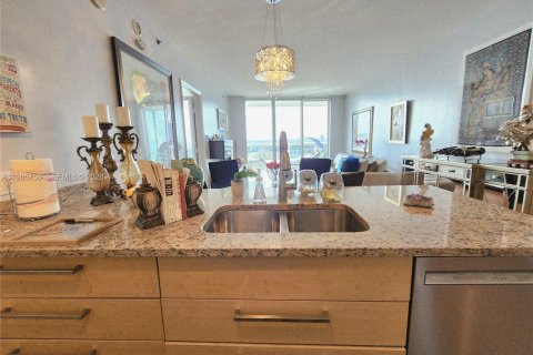 Copropriété à vendre à Hallandale Beach, Floride: 2 chambres, 100.89 m2 № 2027383 - photo 20