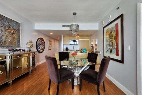 Copropriété à vendre à Hallandale Beach, Floride: 2 chambres, 100.89 m2 № 2027383 - photo 23