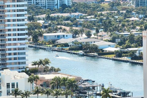 Copropriété à vendre à Hallandale Beach, Floride: 2 chambres, 100.89 m2 № 2027383 - photo 6