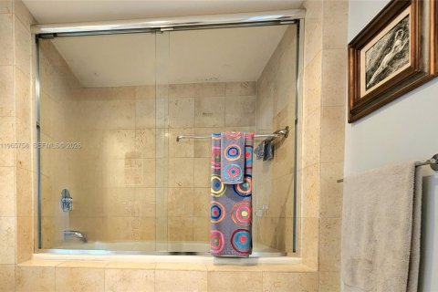 Copropriété à vendre à Hallandale Beach, Floride: 2 chambres, 100.89 m2 № 2027383 - photo 29