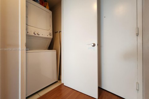 Copropriété à vendre à Hallandale Beach, Floride: 2 chambres, 100.89 m2 № 2027383 - photo 30