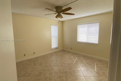 Condo in Delray Beach, Florida, 2 bedrooms  № 2008411 - photo 30