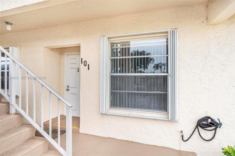 Condo in Delray Beach, Florida, 2 bedrooms  № 2008411 - photo 22