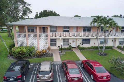 Condo in Delray Beach, Florida, 2 bedrooms  № 2008411 - photo 2