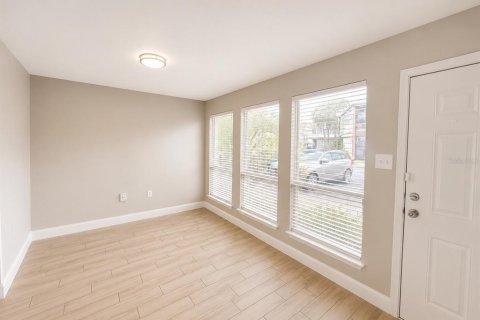 Condo in Orlando, Florida, 2 bedrooms № 2233378 - photo 4