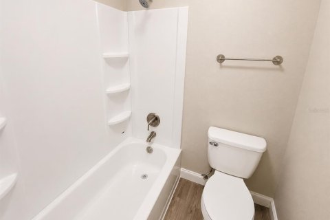 Condo in Orlando, Florida, 2 bedrooms № 2233378 - photo 9