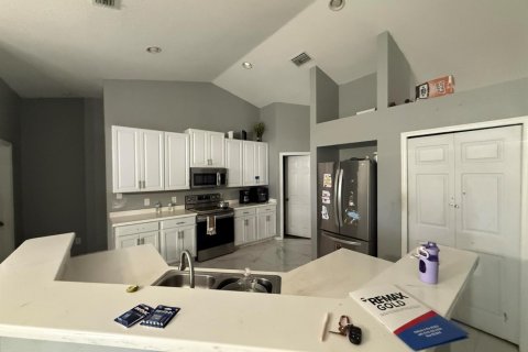 Casa en venta en Port St. Lucie, Florida, 3 dormitorios, 184.5 m2 № 2078368 - foto 6
