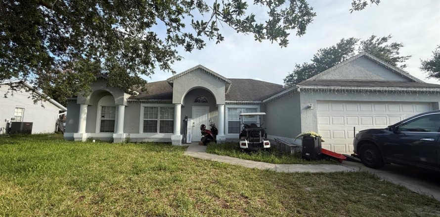 Casa en Port St. Lucie, Florida 3 dormitorios, 184.5 m2 № 2078368