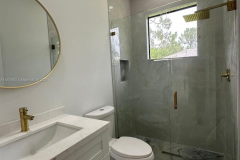 House in Lehigh Acres, Florida 3 bedrooms, 147.53 sq.m. № 1856856 - photo 13