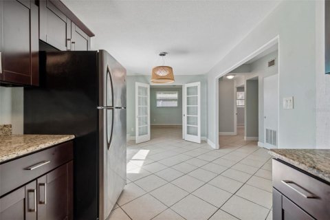 Casa en venta en Saint Petersburg, Florida, 2 dormitorios, 74.32 m2 № 2296528 - foto 20