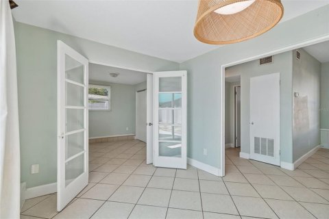 Casa en venta en Saint Petersburg, Florida, 2 dormitorios, 74.32 m2 № 2296528 - foto 25